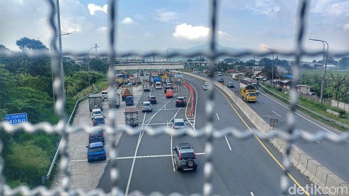 Exit Tol Cileunyi, Kabupaten Bandung.