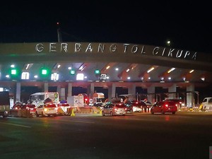 Tol Cikupa Arah Pelabuhan Merak Ramai Lancar di H-5 Lebaran