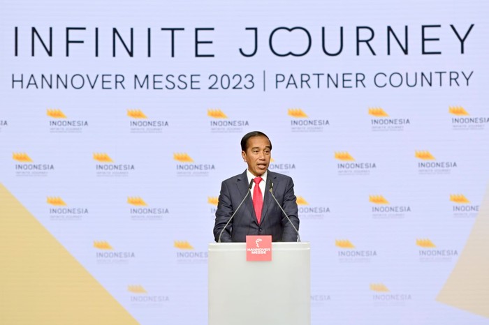 Presiden Joko Widodo (Jokowi) menghadiri pembukaan Hannover Messe 2023 di Hannover Congress Centrum, Hannover, Jerman. Jokowi memaparkan deforestasi hingga hutan yang direhabilitasi.