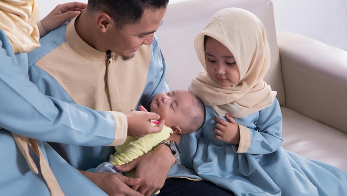 Viral Ibu Khawatir Anak Dicium Sembarangan saat Lebaran, Dokter Bilang Gini