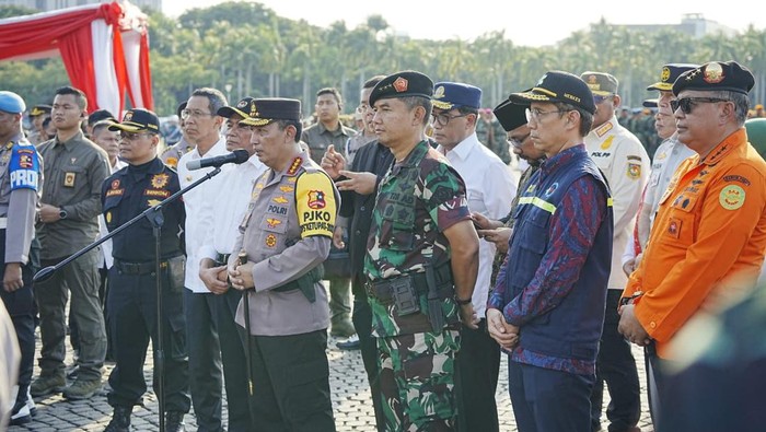 Kapolri Jenderal Listyo Sigit Prabowo menegaskan Polri dan instansi terkait akan memberikan pelayanan maksimal mengamankan arus mudik dan balik Lebaran 2023. (dok Polri)