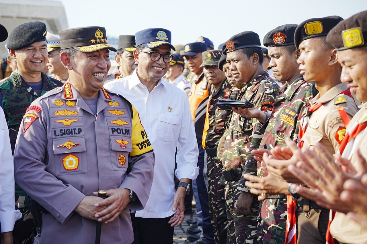 Kapolri Jenderal Listyo Sigit Prabowo menegaskan Polri dan instansi terkait akan memberikan pelayanan maksimal mengamankan arus mudik dan balik Lebaran 2023. (dok Polri)