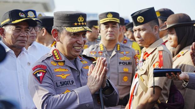Kapolri Jenderal Listyo Sigit Prabowo menegaskan Polri dan instansi terkait akan memberikan pelayanan maksimal mengamankan arus mudik dan balik Lebaran 2023. (dok Polri)