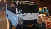 Kapolresta Magelang Kombes Ruruh menjelaskan kejadian berawal saat mobil Isuzu H 9016 OV berjalan dari arah Jogja menuju Magelang, lalu menabrak mobil di depannya, Daihatsu Xenia AB 1266 IZ yang sedang berhenti di traffic light yang menyala merah. Foto: dok Polresta Magelang