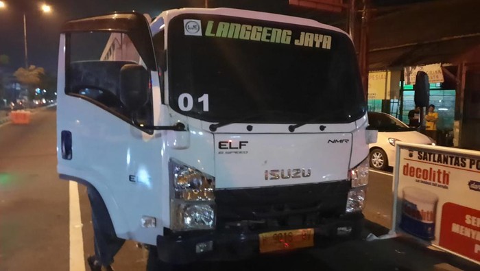 Kecelakaan beruntun 6 kendaraan di Mertoyudan, Magelang, Senin (17/4/2023).