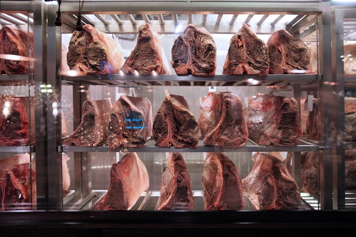 Steak Dry Aged Sedang Populer, Apakah Halal Dikonsumsi?