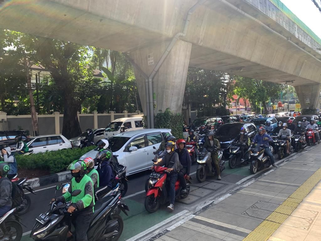 Kemacetan di Jalan Wolter Monginsidi, Jakarta Selatan (Mulia-detikcom)