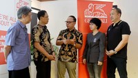 Pencairan itu dilakukan tak hanya untuk nasabah individu, tetapi juga untuk nasabah grup atau korporasi. Dari total keseluruhan angka klaim ini, terdapat kenaikan klaim kesehatan sebesar 60,48% (yoy) dibandingkan dengan periode yang sama di tahun sebelumnya. Director, Chief Operating Officer Generali Indonesia, Jutany Japit mengungkapkan selama hampir 15 tahun di Indonesia, komitmen pembayaran klaim nasabah sesuai dengan manfaat polis selalu menjadi prioritas utama.