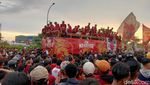 Potret Kemeriahan Konvoi PSM Makassar Juara di Kota Daeng