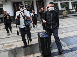 KPK Geledah Kantor PDAM-Balkot Bandung, Sita Dokumen Yana Mulyana