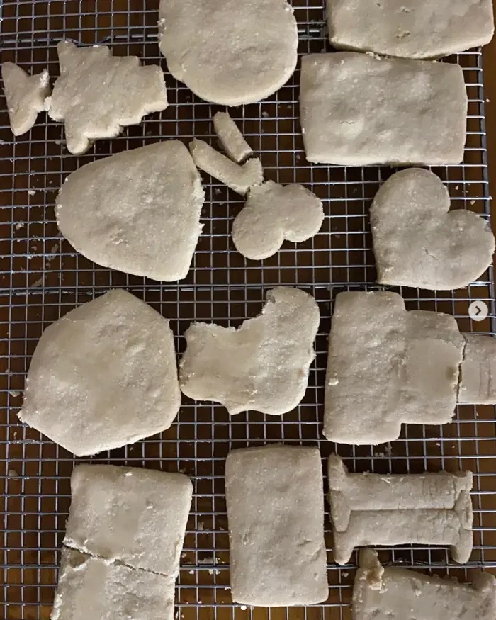 Kue kering zonk Zonk! 10 Kue Kering Gagal Buatan Netizen Ini Bentuknya Tak Karuan