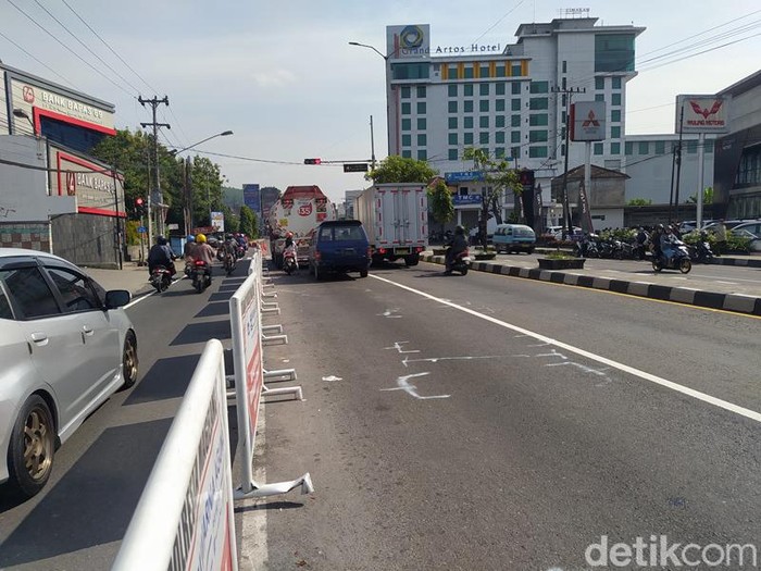 Lokasi kecelakaan beruntun di Mertoyudan, Kabupaten Magelang, Senin (17/4/2023).