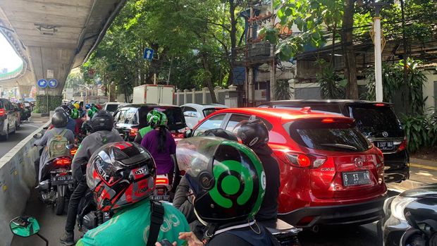 Macet parah di Simpang Santa (Mulia-detikcom)