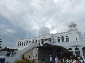 Masjid Al Azhar, Walau Masjid Tua, Tapi Penampakannya Masih Estetik
