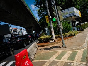 Jawaban Heru Budi dan Polisi Buntut Kritik Trotoar Santa Jadi Jalan