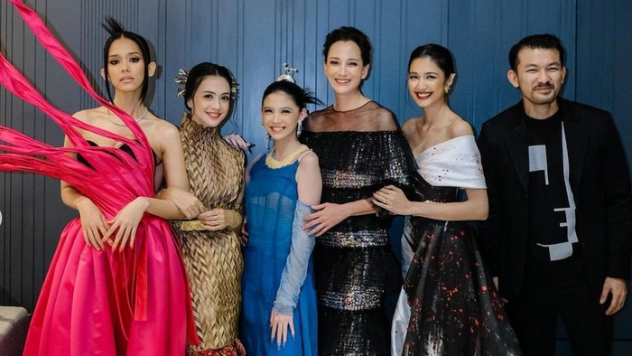 Mikha Tambayong di gala premiere film Sewu Dino
