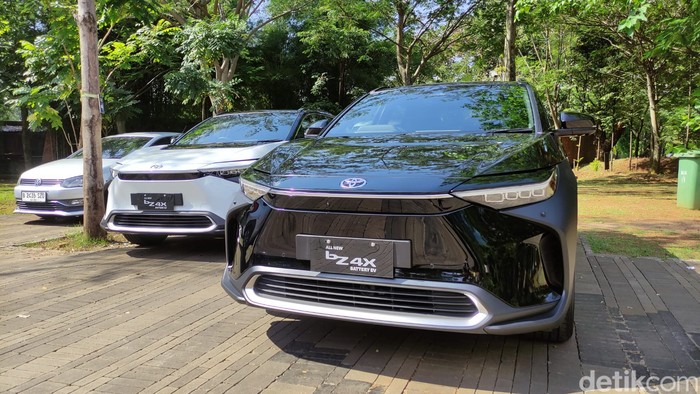 Mobil listrik Toyota bZ4X.