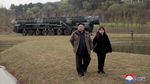 Momen Kim Jong Un dan Putrinya Lihat Kehebatan Rudal Hwasong-18