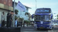 Sebanyak 10 bus executive vip diberangkatkan pukul 08.30 WIB.
