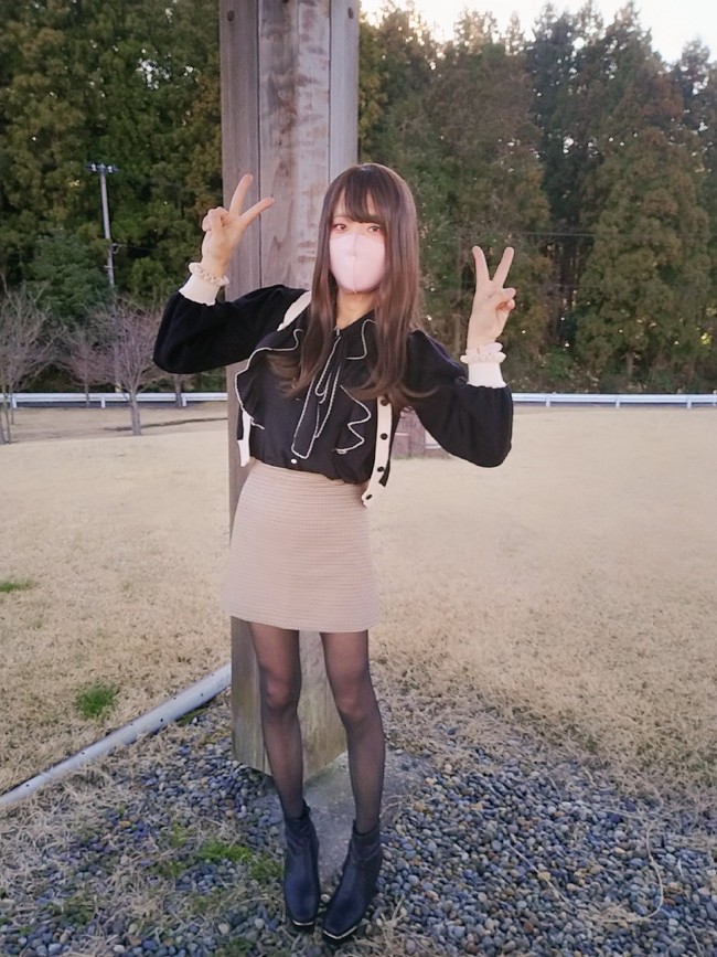 Netizen pun terkejut ketika melihat foto jadulnya berwujud seorang pria berambut pendek dan bertubuh besar. Sosok itu sangat berbeda dengan apa yang ditampilkannya selama ini di media sosial. Karenanya, foto transformasi Nanami Kana jadi viral.Foto: Twitter