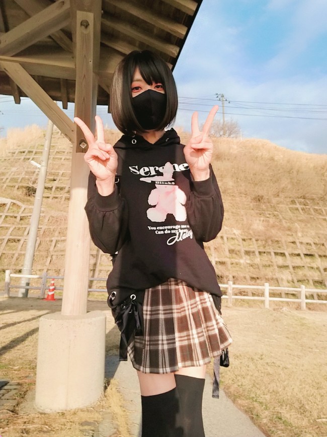 Setelah menurunkan bobot tubuh, Nanami pun mewujudkan cita-citanya untuk cosplay dengan memakai baju-baju wanita muda. Sejak saat itu, ayah satu anak tersebut rajin mengunggah gayanya di Twitter.Foto: Twitter