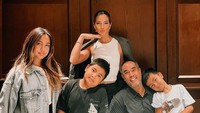 Ardi Bakrie menyiapkan pesta kecil-kecilan yang dihadiri keluarga inti. Foto: instagram