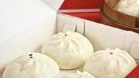 Fatpao di BSD, Bintaro dan Kebayoran Baru menawarkan bakpao halal dengan isian tausa, kacang hijau, kacang cokelat, melted choco, hingga ayam charsiu. Ada juga paket Pao Mini isi 8 jenis seharga Rp 50.000. Foto: fatpao