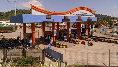 Suasana Pelabuhan Lembar Lombok Barat, Senin (17/4/2023).