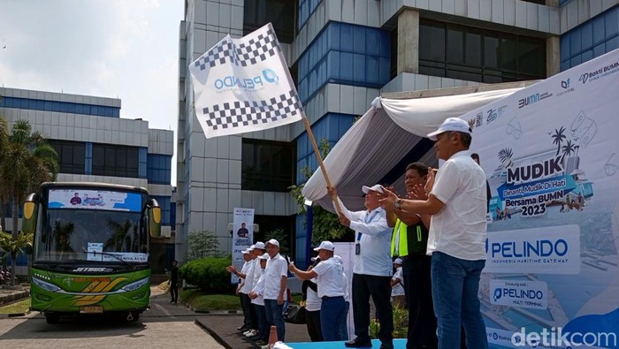 Pelepasan peserta mudik gratis di kantor Pelindo Medan