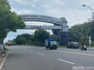 Pemudik yang Melintasi Ngawi Diimbau Waspadai Titik Rawan Pohon Tumbang