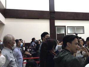 Suasana Sidang Riuh Saat Jaksa Minta Hakim Tolak Bukti Tambahan Fatia!