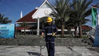 Pantauan ini dilakukan untuk memastikan sistem kelistrikan aman saat salat Idul Fitri dan masyarakat muslim dapat beribadah dengan tenang dan khusyuk.