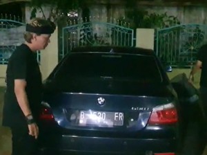 Cewek Rambut Pirang Menghilang Saat Mobil Milik Bos Penginapan Ditemukan