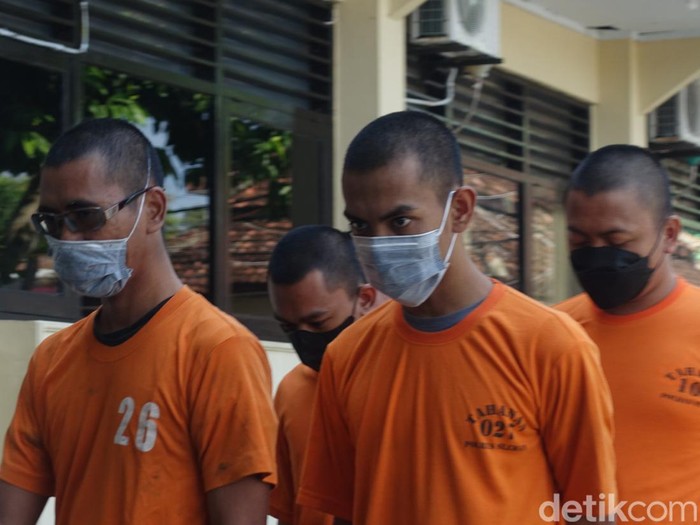 Polresta Sleman mengungkap kasus 4 operator prostitusi online yang menawarkan jasa sanggama via aplikasi, Senin (17/4/2023).