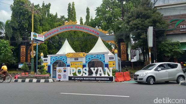 Pos Pam jalan Pemuda Klaten mulai didirikan untuk antisipasi arus mudik.