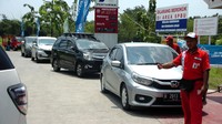 Antre pengisian BBM juga menjadi salah satu perjuangan demi bisa pulang kampung. Antara Foto/Oky Lukmansyah.