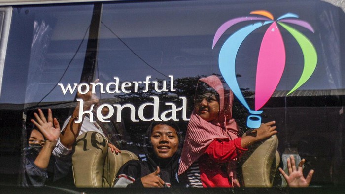 Potret Perjuangan Pemudik Demi Berlebaran di Kampung Halaman Mudik merupakan tradisi tahunan setiap hari raya Idul Fitri di Indonesia. Macet hingga lelah dalam perjalanan tetap dijalani demi berlebaran di kampung halaman.