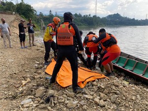 Kata Dokter Jiwa soal Pria Loncat ke Sungai Citarum gegara THR Habis