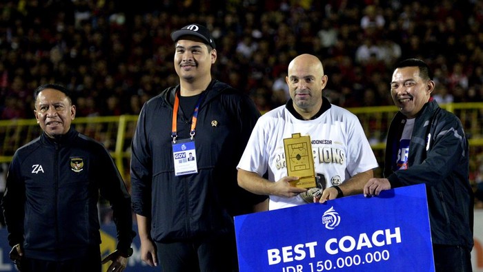 PSM Makassar mengalahkan Borneo FC pada laga BRI Liga 1 di Stadion Gelora BJ Habibie. Mereka pun menjadi juara BRI Liga 1.