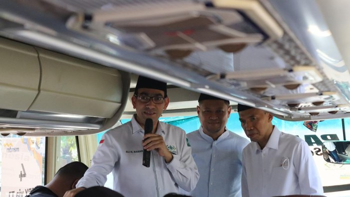 Ratusan Orang Ikut Mudik Bareng Lazisnu PBNU Mudik sudah menjadi ritual budaya tahunan di momen perayaan Idul Fitri bagi warga Indonesia. Ratusan orang ikut mudik bareng Lazisnu PBNU.