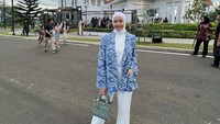 Revalina S Temat menilai Bella semakin cantik setelah berhijab, ia pun berharap demikian. Foto: Instagram Revalina S Temat