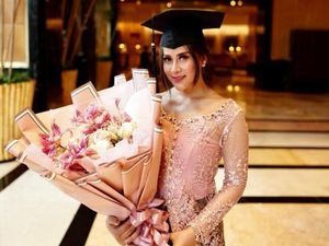 Ternyata Bukan Cuma untuk Karier, Riska Kartini Wisuda S2 demi Hal Mulia Ini