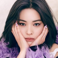 Wajah Ryujin dan Han So Hee dinilai cantik dan tampan secara bersamaan. Dengan alis mata yang tebal, garis rahang yang tipis, bibir yang tebal, dan hidung yang mancung. Ryujin dan Han So Hee sudah seperti kakak beradik meskipun tak punya hubungan darah. Foto: Instagram