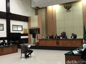 Eksepsi, Haris Azhar Sebut Dakwaan Kasus Lord Luhut Mengada-ada