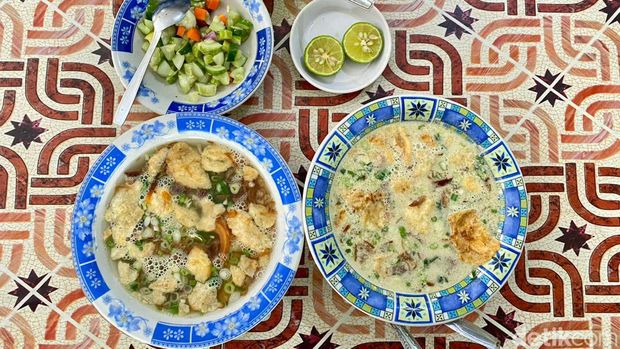 Slurpp! Soto Sadang yang Legendaris di Bawah Jembatan Layang Sejak 1974 Slurpp! Soto Sadang yang Legendaris di Bawah Jembatan Layang Sejak 1974