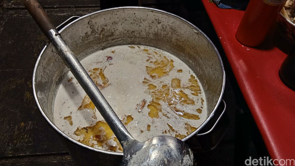 Sop Kaki Kambing & Sapi Dua Saudara: Hangat Nikmat Tanpa  Prengus!