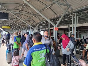 Pemudik dengan KA di Daop 8 Surabaya Menurun Saat Hari Idul Fitri