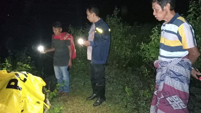 Polisi mengusut penemuan mayat laki-laki tanpa busana di Kabupaten Tana Toraja, Sulawesi Selatan (Sulsel).