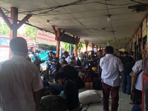 Pemudik Padati Terminal Kalideres, Pilih Mudik Duluan Sebelum Macet