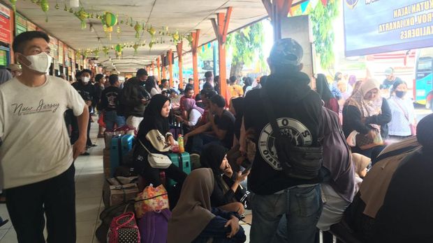 Terminal Kalideres mulai ramai pemudik
